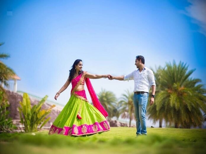 3 Couple's Poses That Result in Magical Wedding Photos - TLIC Wedding  Photography & Wedding Videography