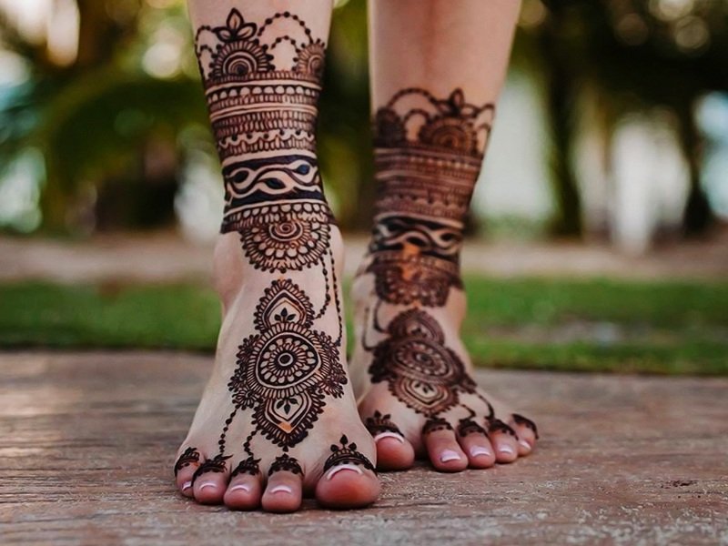 diwali mehndi design for leg